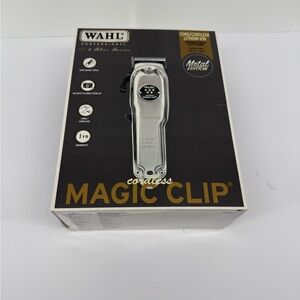 Wahl Professional Cordless Clipper in Silver and Black